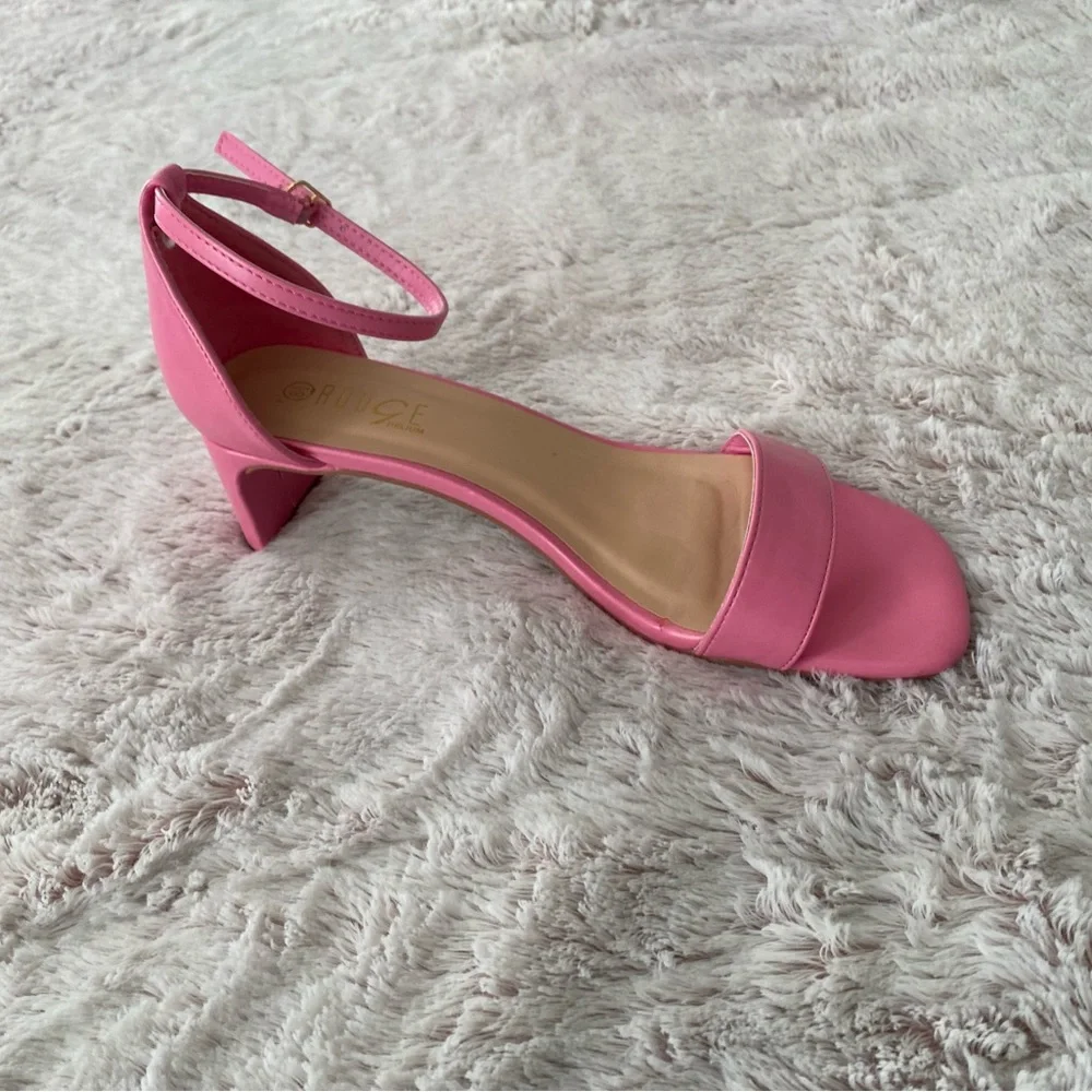 Pink heels - Picture 4 of 5